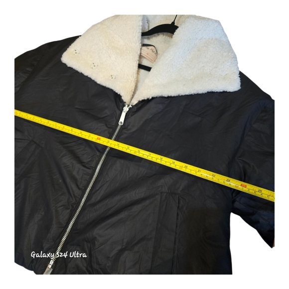 We The Free Cream and Black Puffer Jacket - Picture 7 of 10